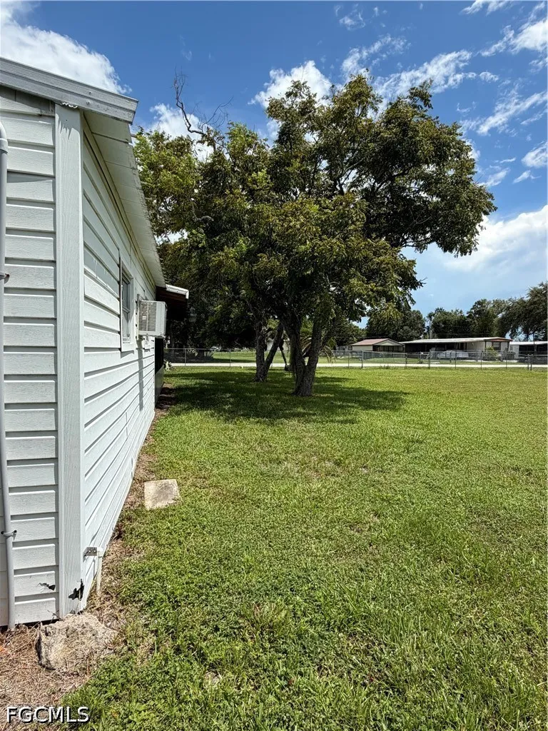 Pinecrest Avenue NW Moore Haven, FL 33471