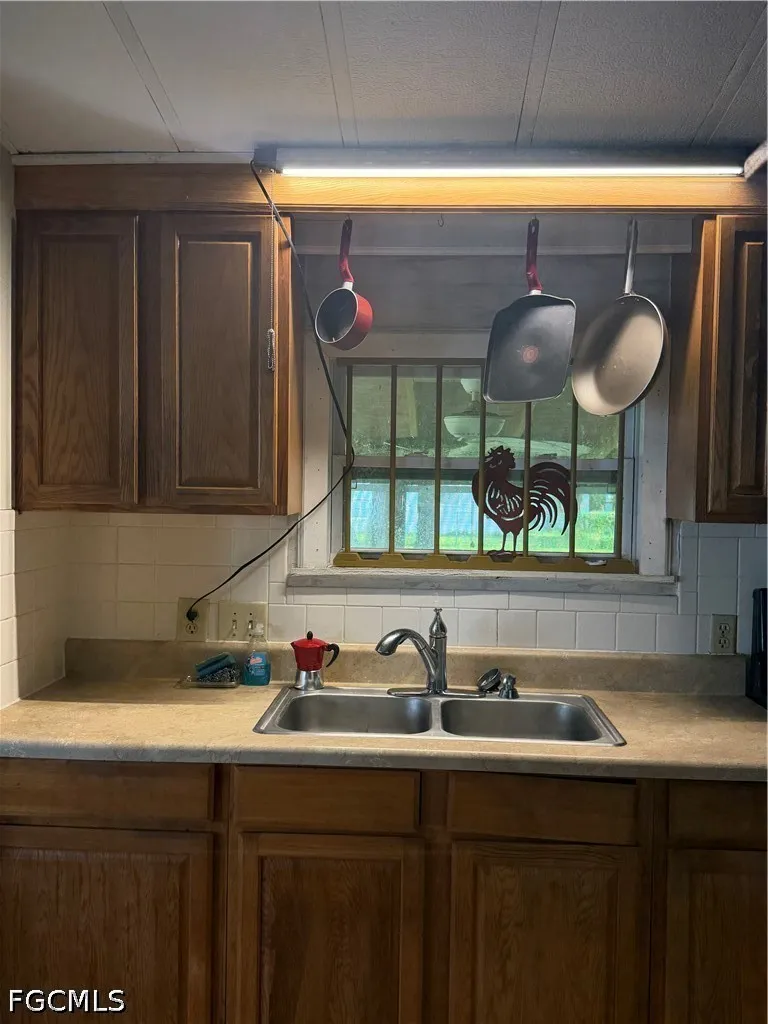 Pinecrest Avenue NW Moore Haven, FL 33471