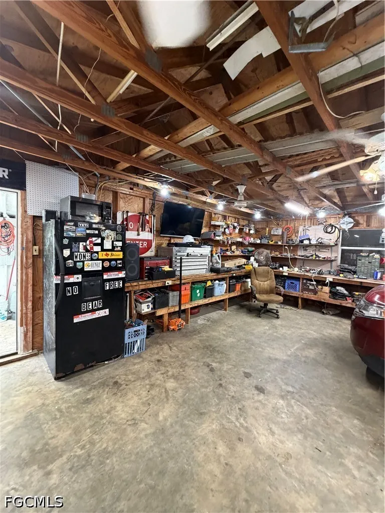 Pinecrest Avenue NW Moore Haven, FL 33471