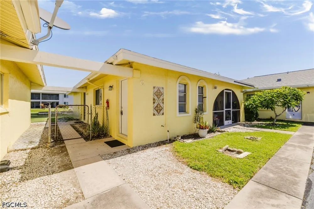 SE 8th Street #103 Cape Coral, FL 33990
