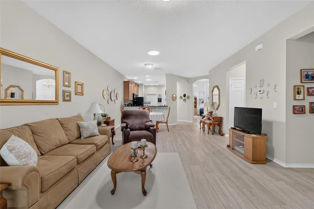 428 SENECA FALLS DRIVE Apollo Beach, FL 33572