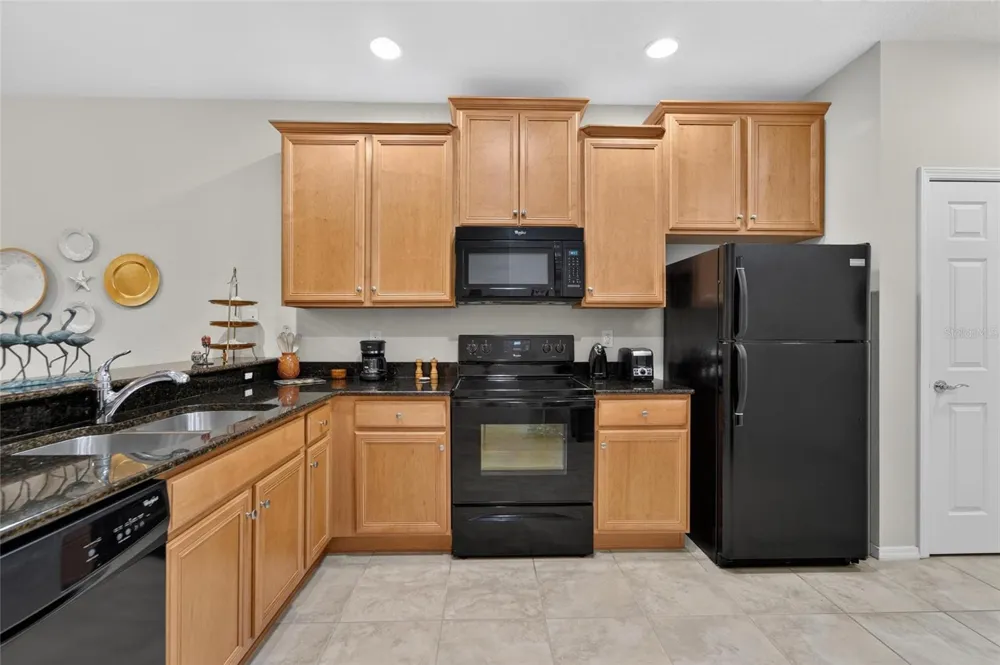 428 SENECA FALLS DRIVE Apollo Beach, FL 33572