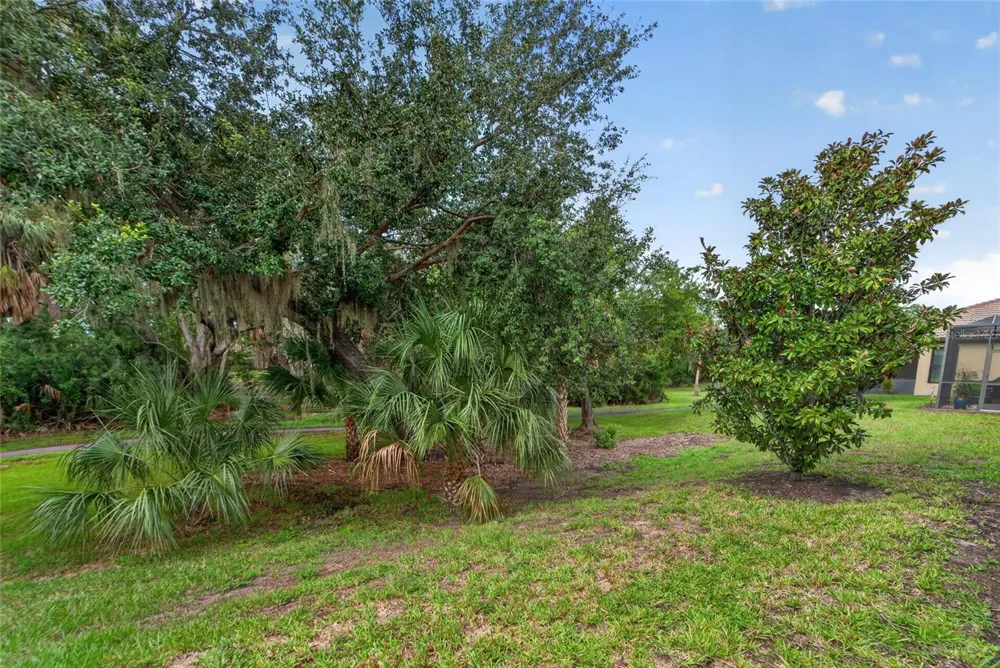 428 SENECA FALLS DRIVE Apollo Beach, FL 33572