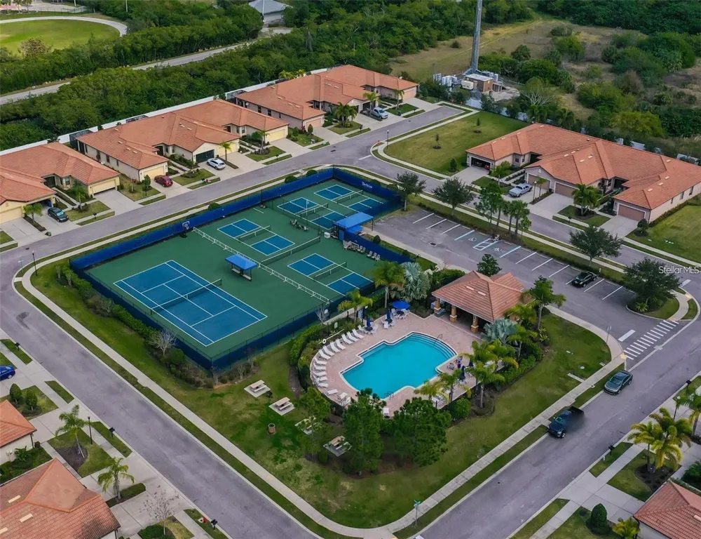 428 SENECA FALLS DRIVE Apollo Beach, FL 33572