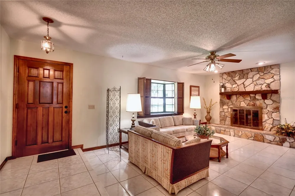 1809 KING EDWARD DRIVE Kissimmee, FL 34744