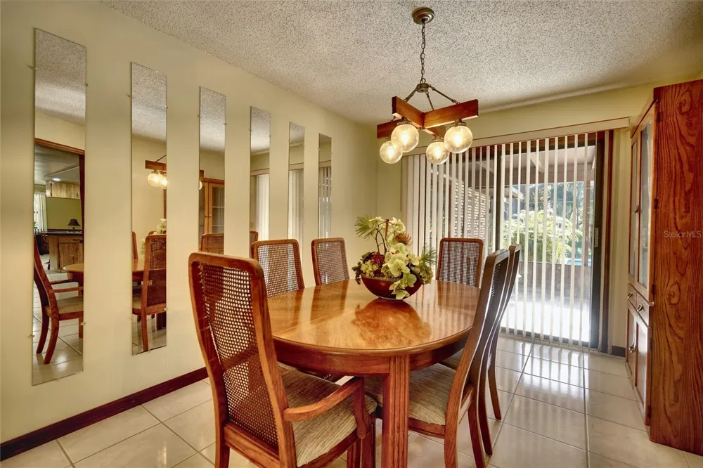 1809 KING EDWARD DRIVE Kissimmee, FL 34744