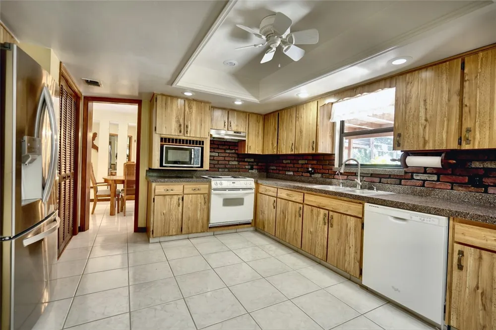 1809 KING EDWARD DRIVE Kissimmee, FL 34744