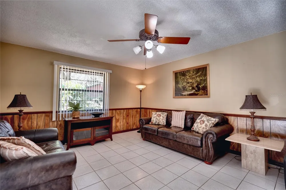 1809 KING EDWARD DRIVE Kissimmee, FL 34744