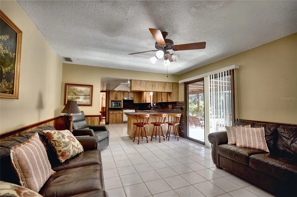 1809 KING EDWARD DRIVE Kissimmee, FL 34744