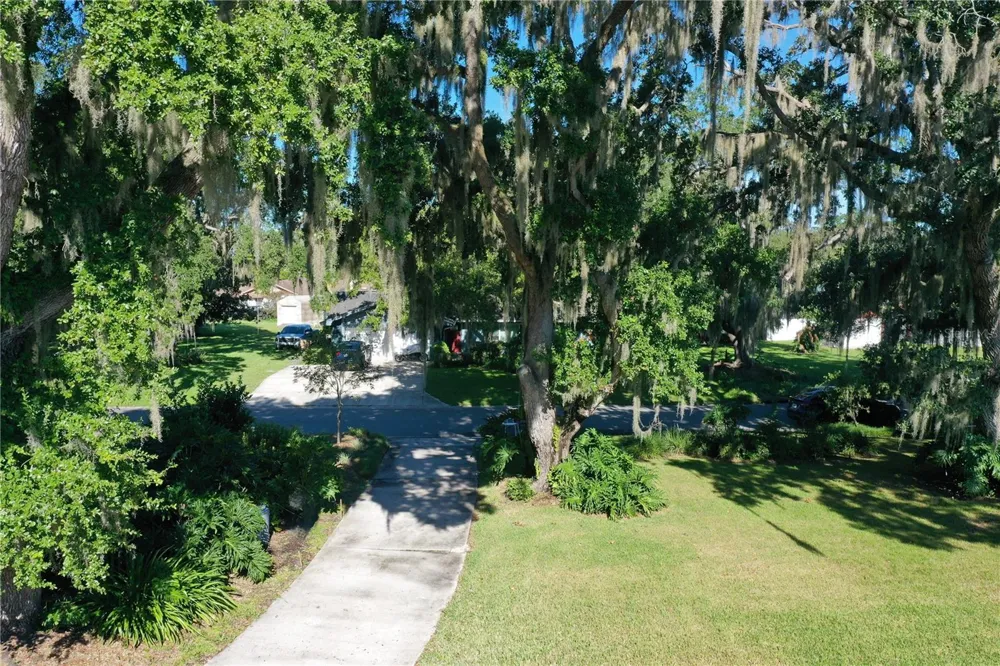 1809 KING EDWARD DRIVE Kissimmee, FL 34744