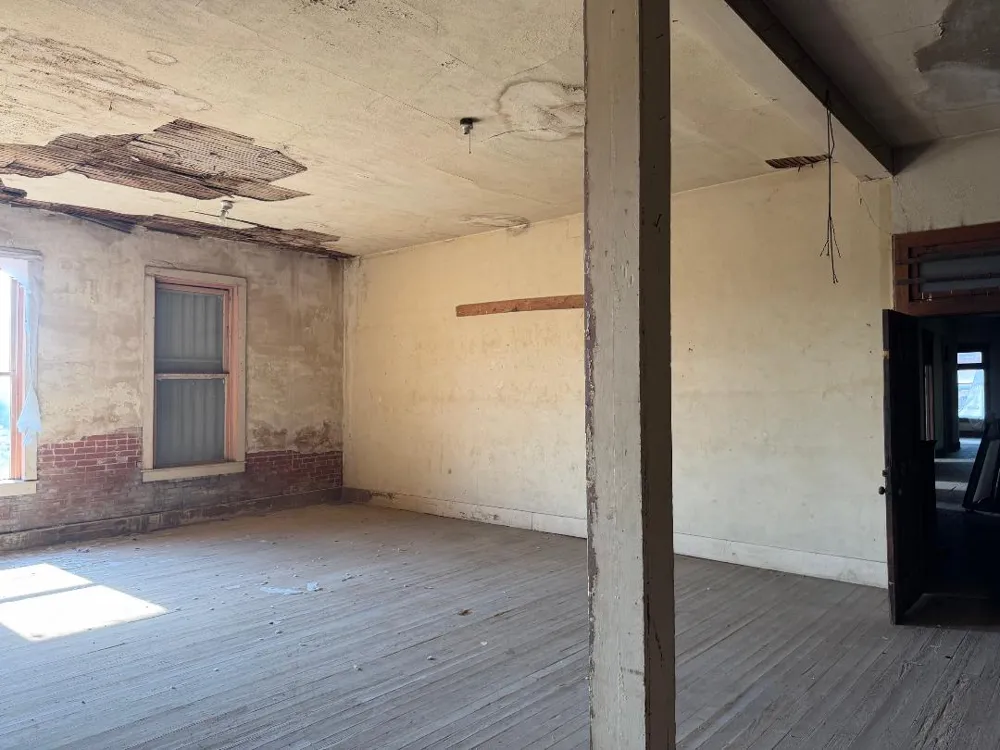 385 E Court Street Atoka, OK 74525