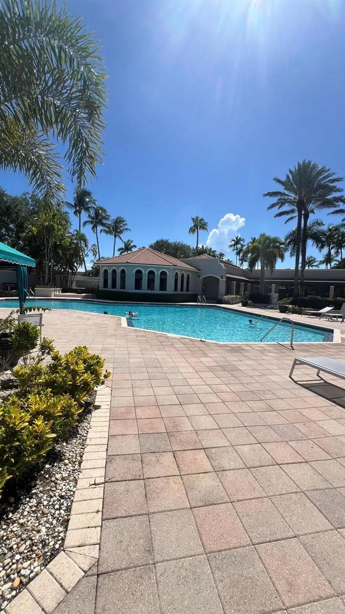 19305 SKYRIDGE CIRCLE Boca Raton, FL 33498