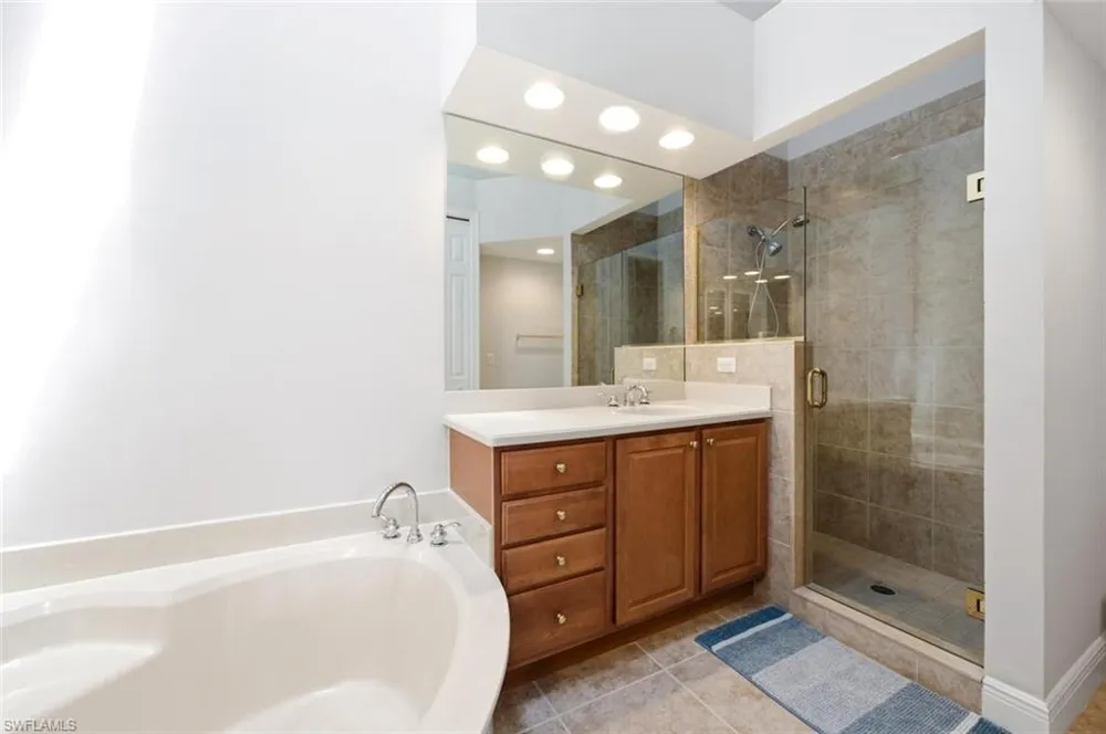 7877 Hawthorne Drive #104 Naples, FL 34113