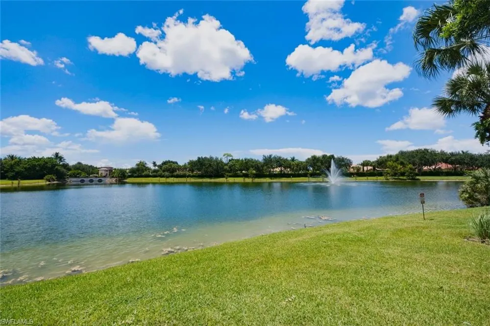 7877 Hawthorne Drive #104 Naples, FL 34113