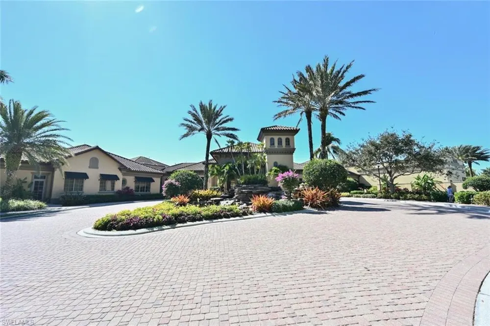 7877 Hawthorne Drive #104 Naples, FL 34113