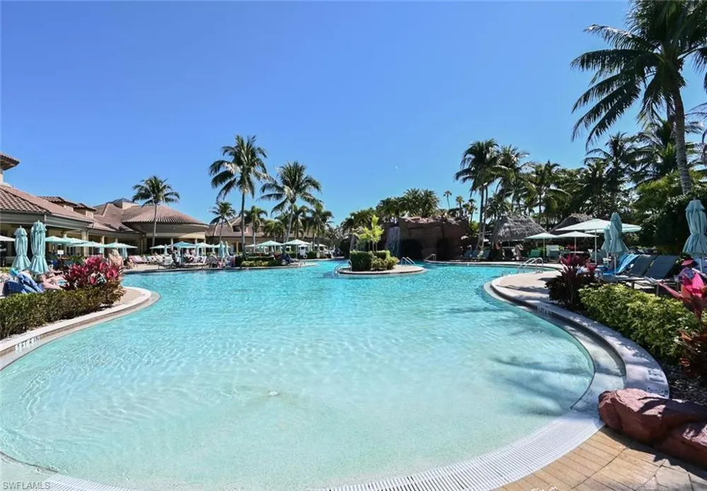 7877 Hawthorne Drive #104 Naples, FL 34113