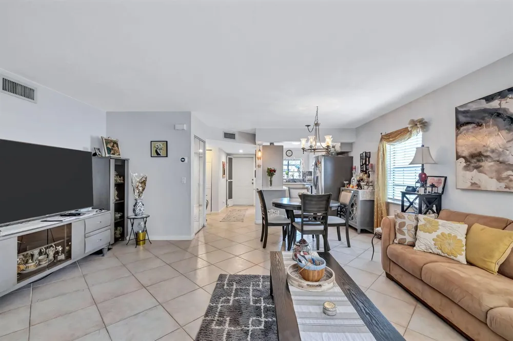 305 CONGRESSIONAL WAY Deerfield Beach, FL 33442