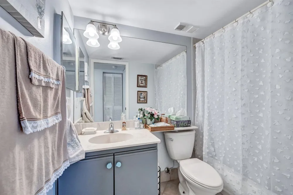 305 CONGRESSIONAL WAY Deerfield Beach, FL 33442