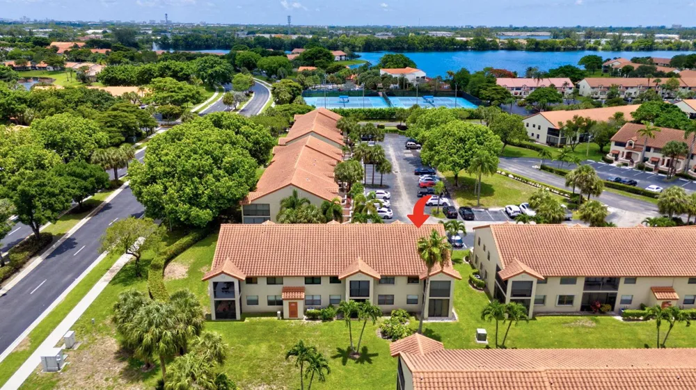 305 CONGRESSIONAL WAY Deerfield Beach, FL 33442