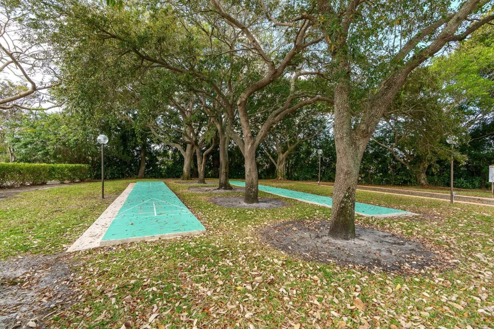 305 CONGRESSIONAL WAY Deerfield Beach, FL 33442