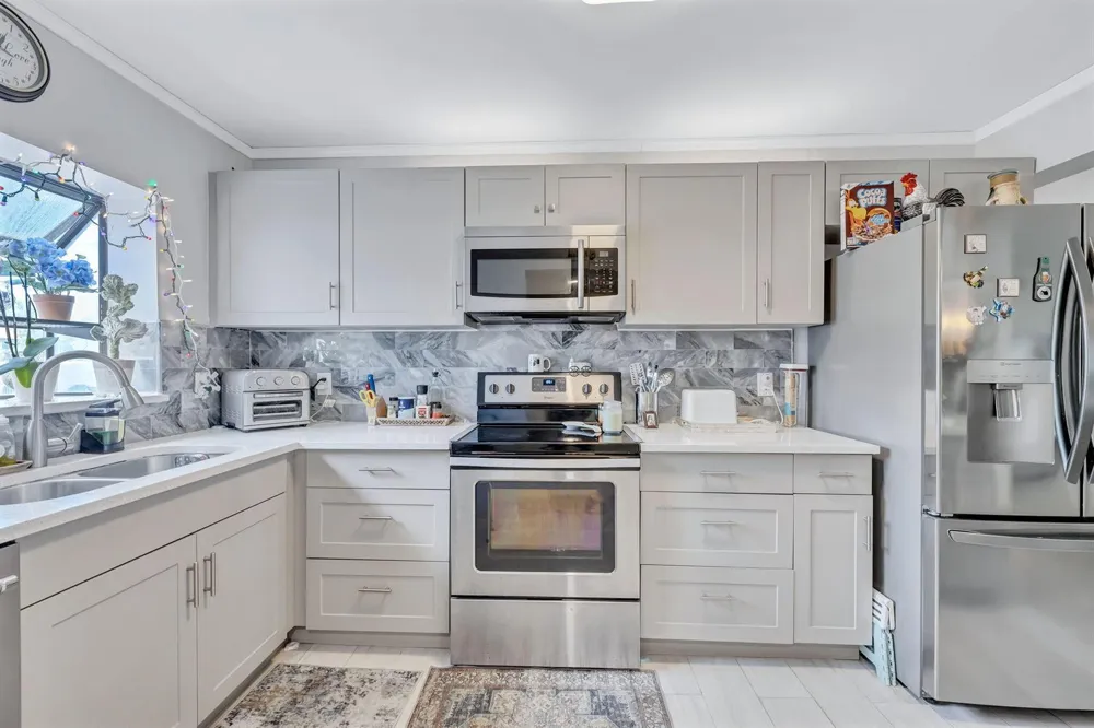 305 CONGRESSIONAL WAY Deerfield Beach, FL 33442