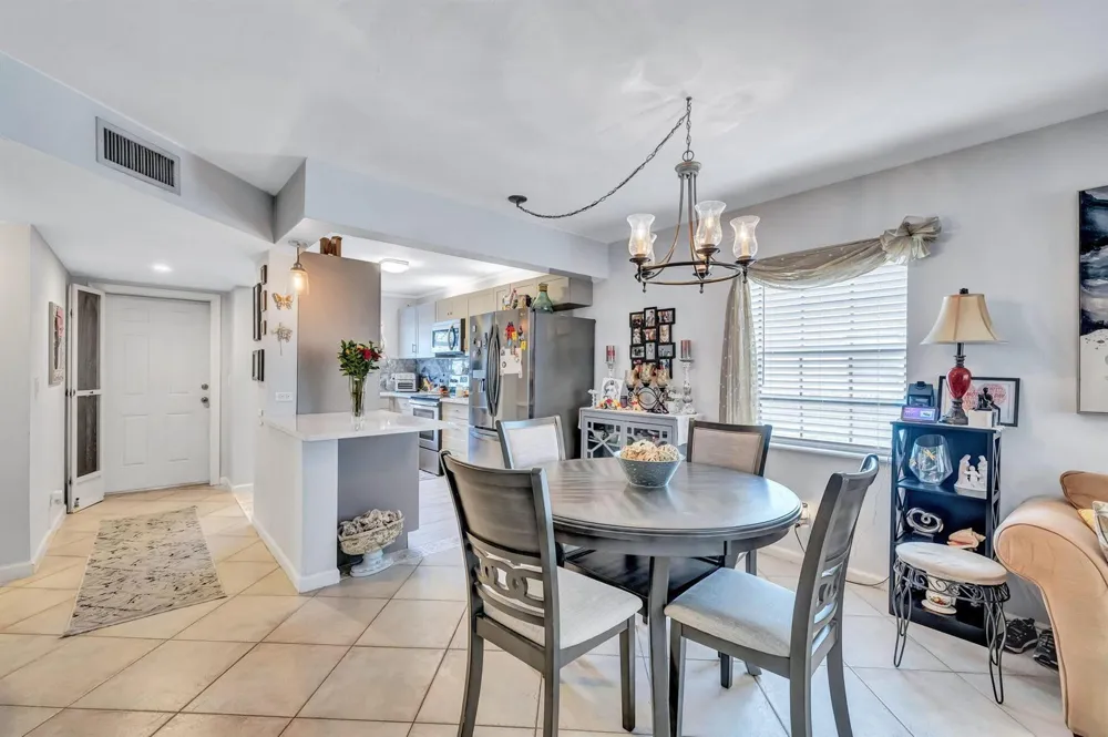 305 CONGRESSIONAL WAY Deerfield Beach, FL 33442
