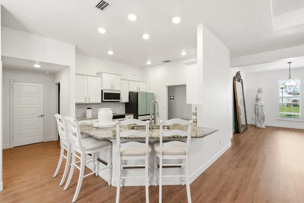 5825 NW Bates Avenue Port St. Lucie, FL 34986