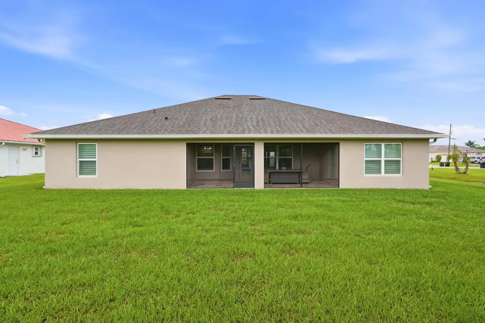 5825 NW Bates Avenue Port St. Lucie, FL 34986