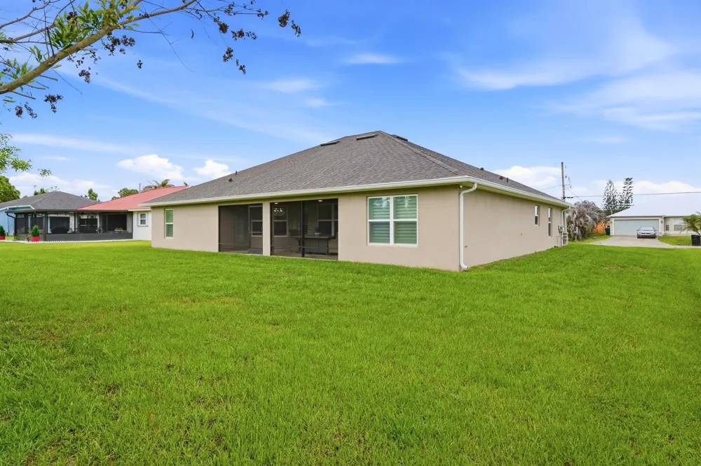 5825 NW Bates Avenue Port St. Lucie, FL 34986