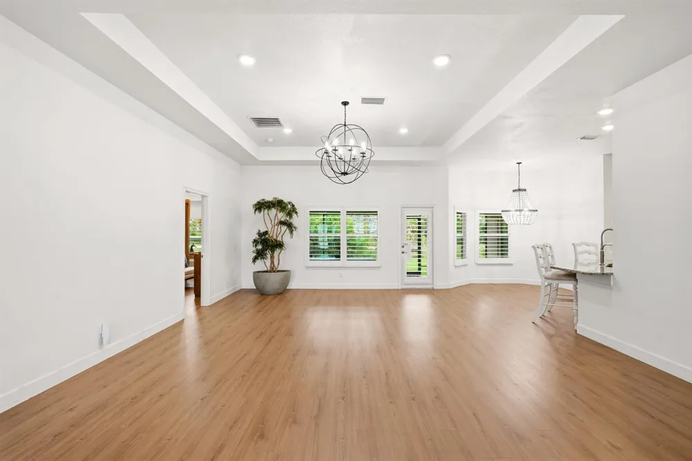 5825 NW Bates Avenue Port St. Lucie, FL 34986