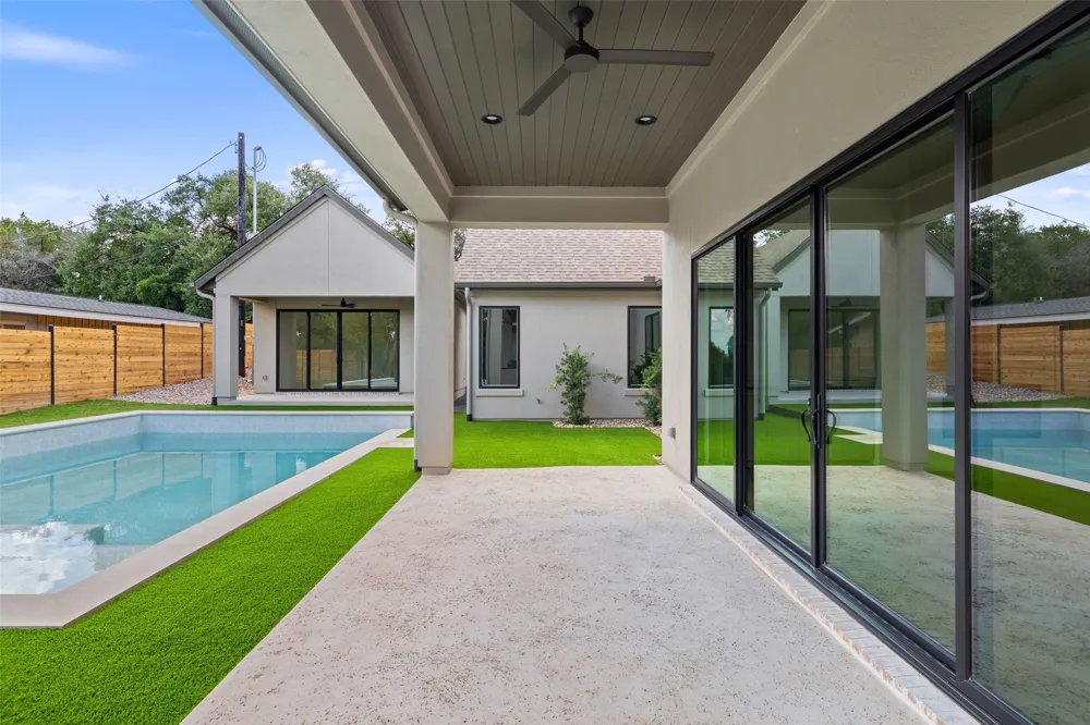 304 Comet Lakeway, TX 78734