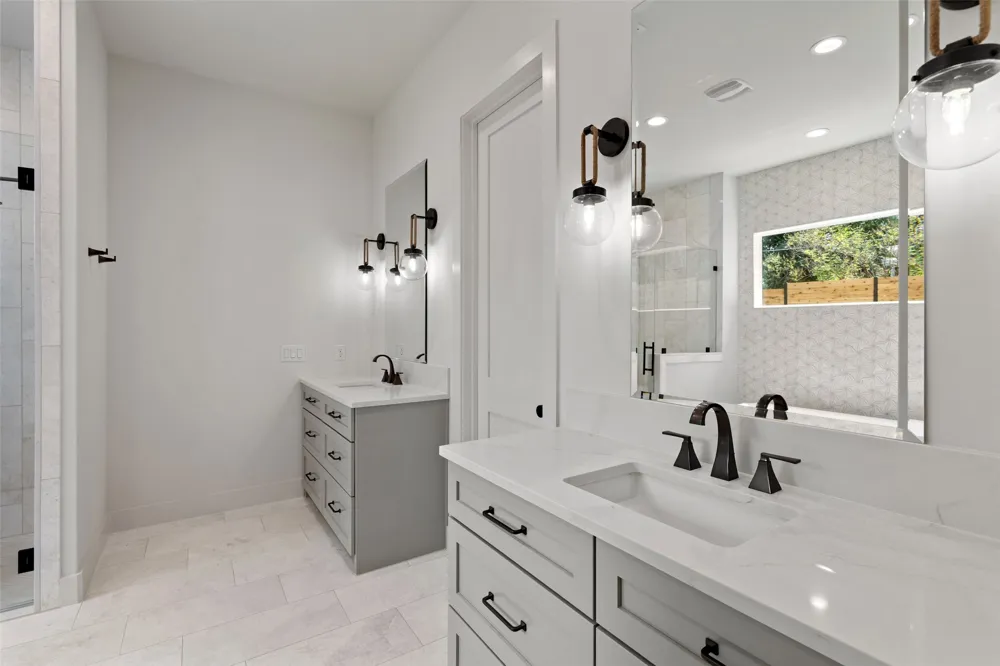 304 Comet Lakeway, TX 78734