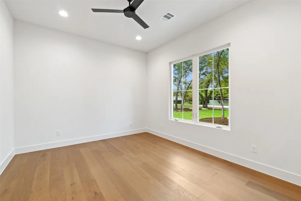 304 Comet Lakeway, TX 78734