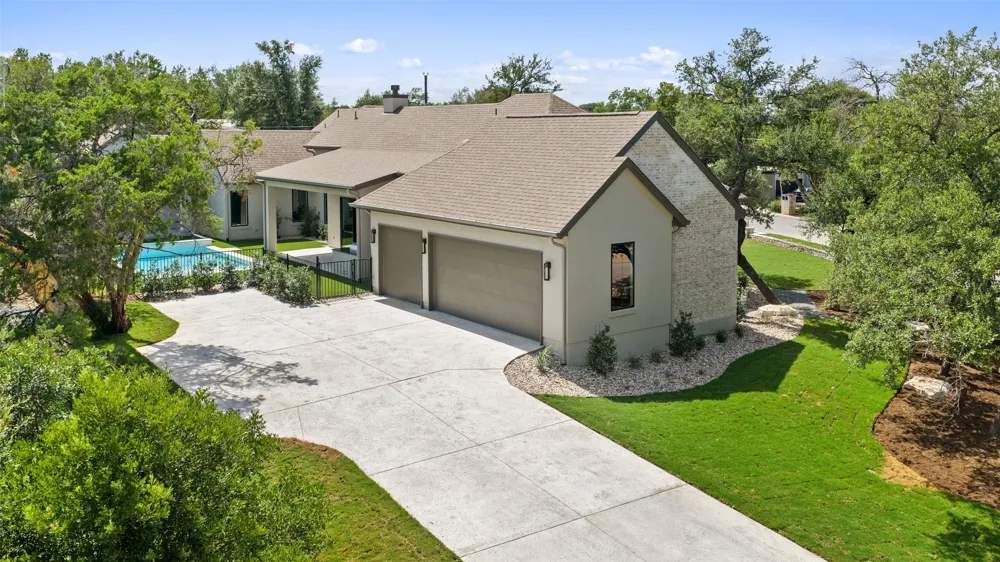 304 Comet Lakeway, TX 78734