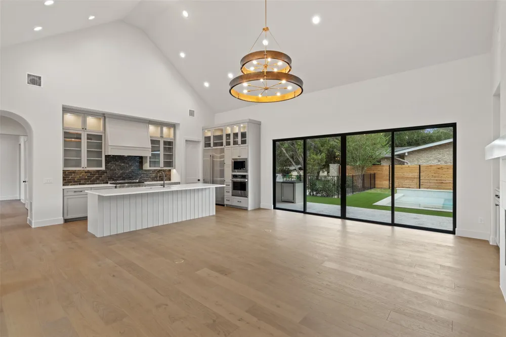 304 Comet Lakeway, TX 78734