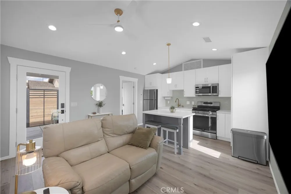 17764 La Entrada Yorba Linda, CA 92886