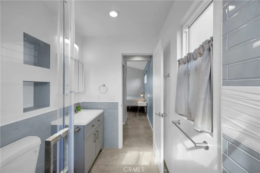 17764 La Entrada Yorba Linda, CA 92886