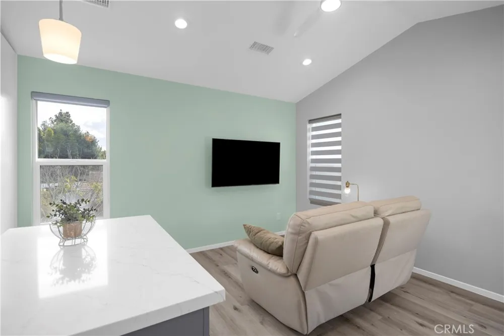 17764 La Entrada Yorba Linda, CA 92886