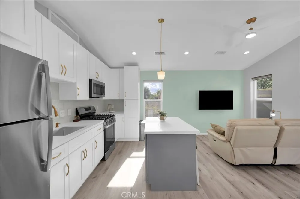 17764 La Entrada Yorba Linda, CA 92886