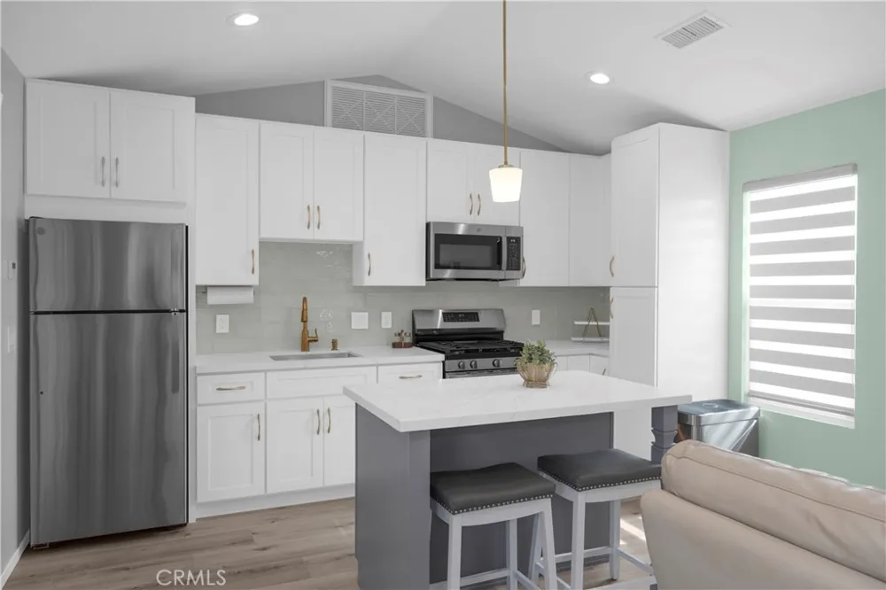 17764 La Entrada Yorba Linda, CA 92886
