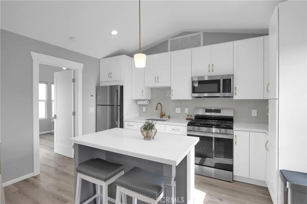 17764 La Entrada Yorba Linda, CA 92886