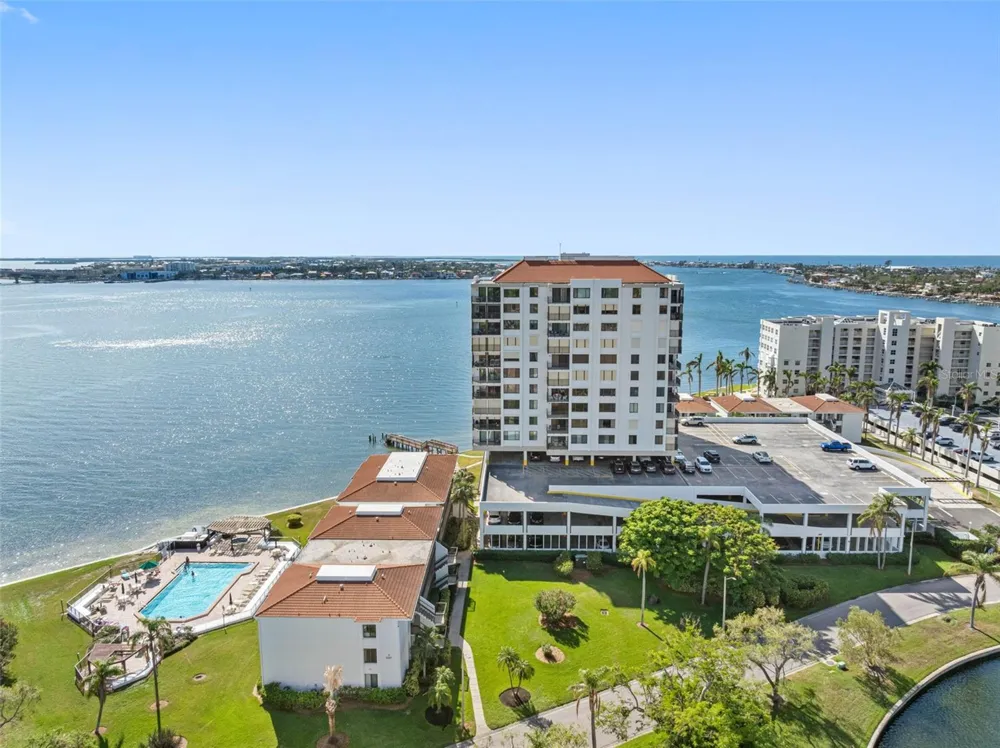 6287 BAHIA DEL MAR CIRCLE #401 St Petersburg, FL 33715