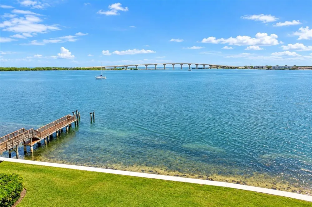 6287 BAHIA DEL MAR CIRCLE #401 St Petersburg, FL 33715