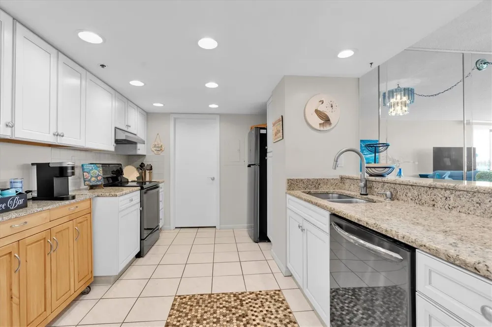 6287 BAHIA DEL MAR CIRCLE #401 St Petersburg, FL 33715
