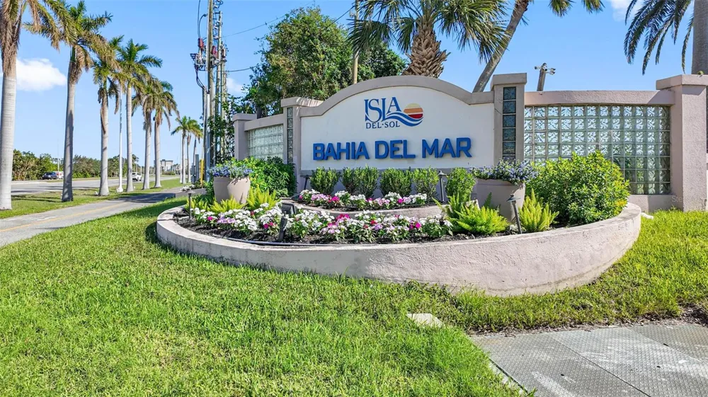6287 BAHIA DEL MAR CIRCLE #401 St Petersburg, FL 33715