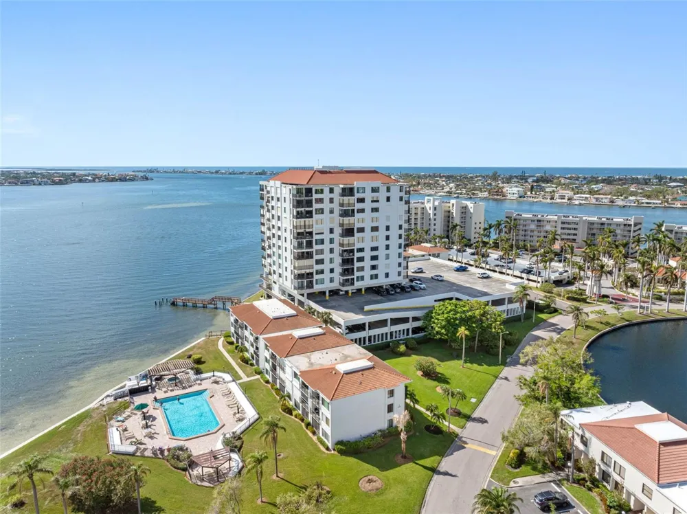 6287 BAHIA DEL MAR CIRCLE #401 St Petersburg, FL 33715