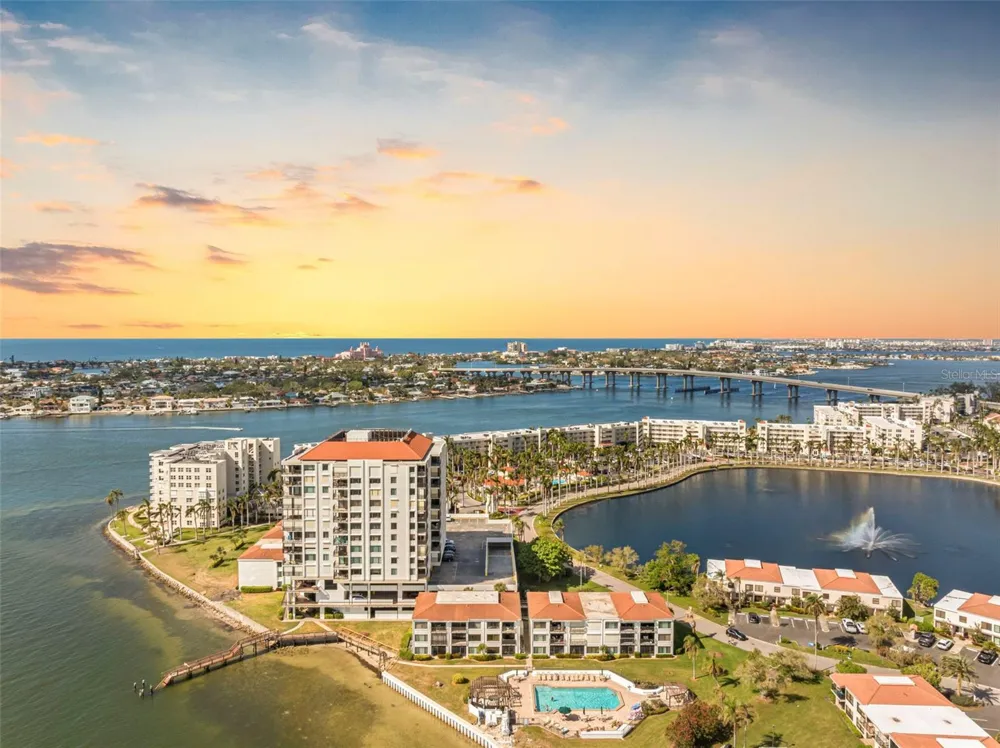 6287 BAHIA DEL MAR CIRCLE #401 St Petersburg, FL 33715