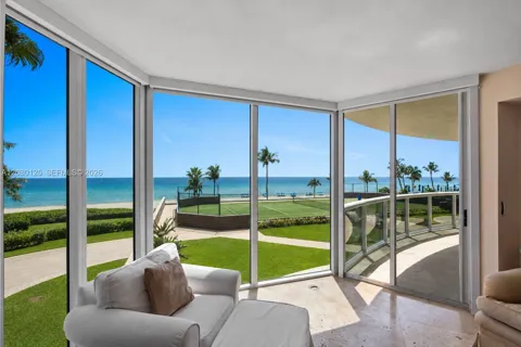 17555 Collins Ave #308