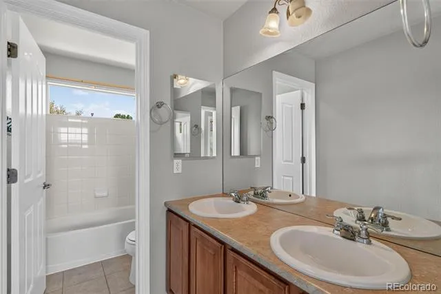 17463 E 98th Way Commerce City, CO 80022