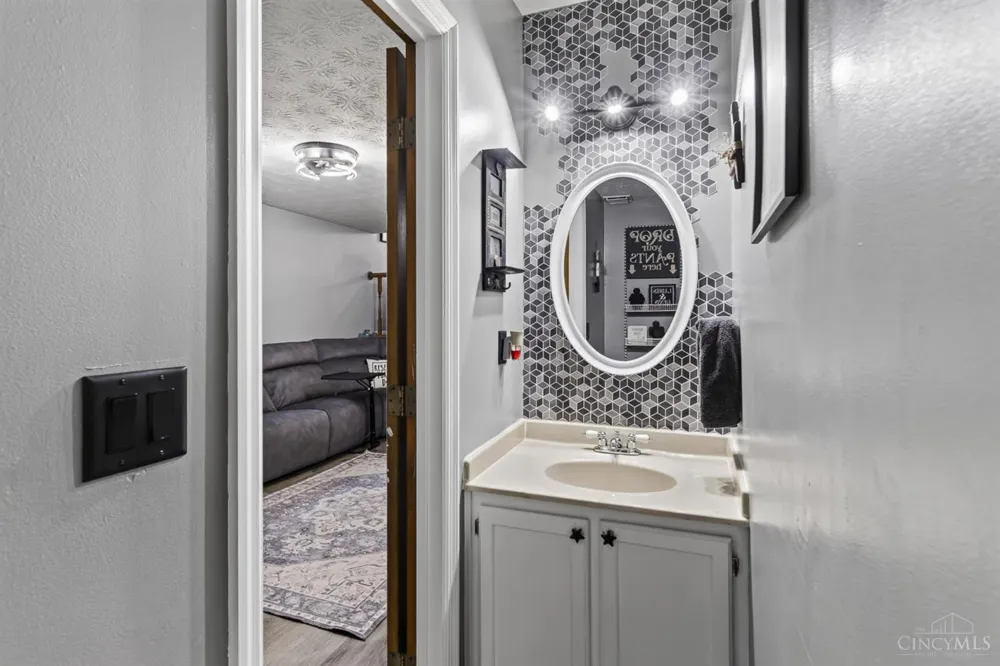 20692 Matterhorn Drive Lawrenceburg, IN 47025